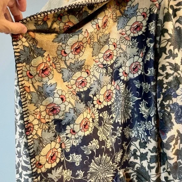 Johnny Was Fleece Hooded Cardigan. - Picture 5 of 7